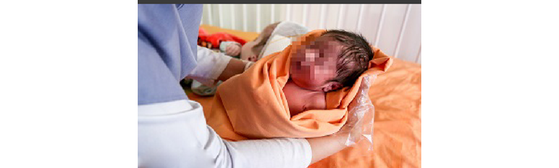 مرگ نوزاد کارتن خواب، دقایقی بعد از تولد